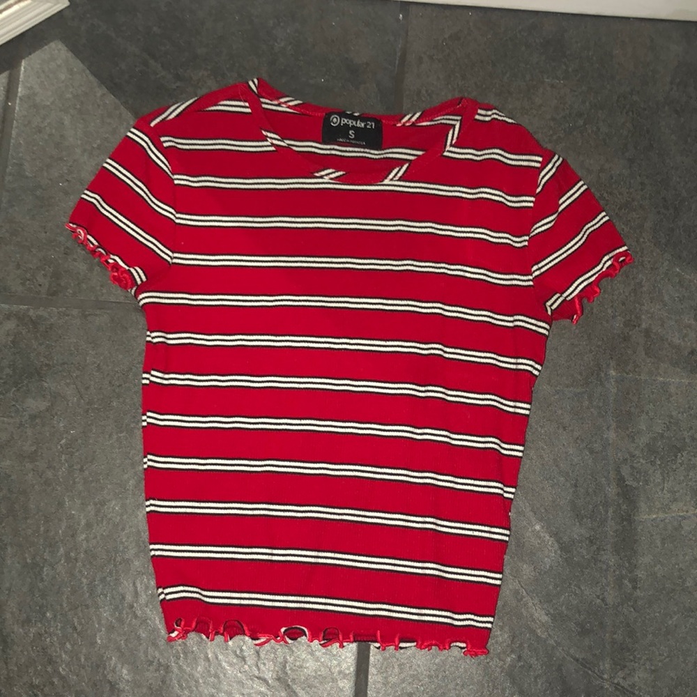 Red stripped tee